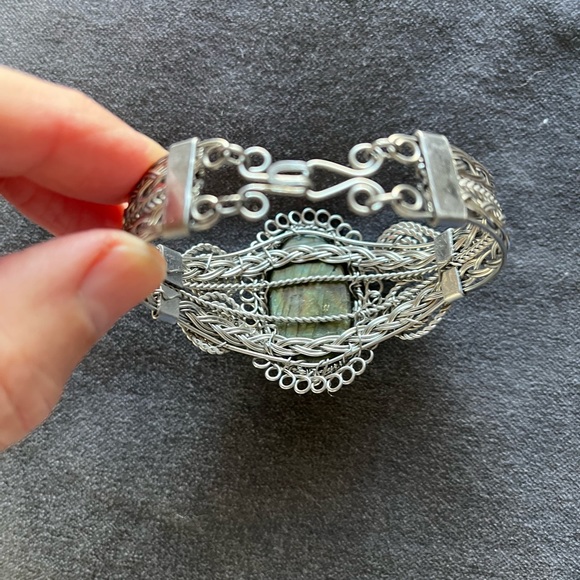 Silver Twisted Wire Cuff Bracelet with large Oval Abalone Shell Inlay - Picture 6 of 12